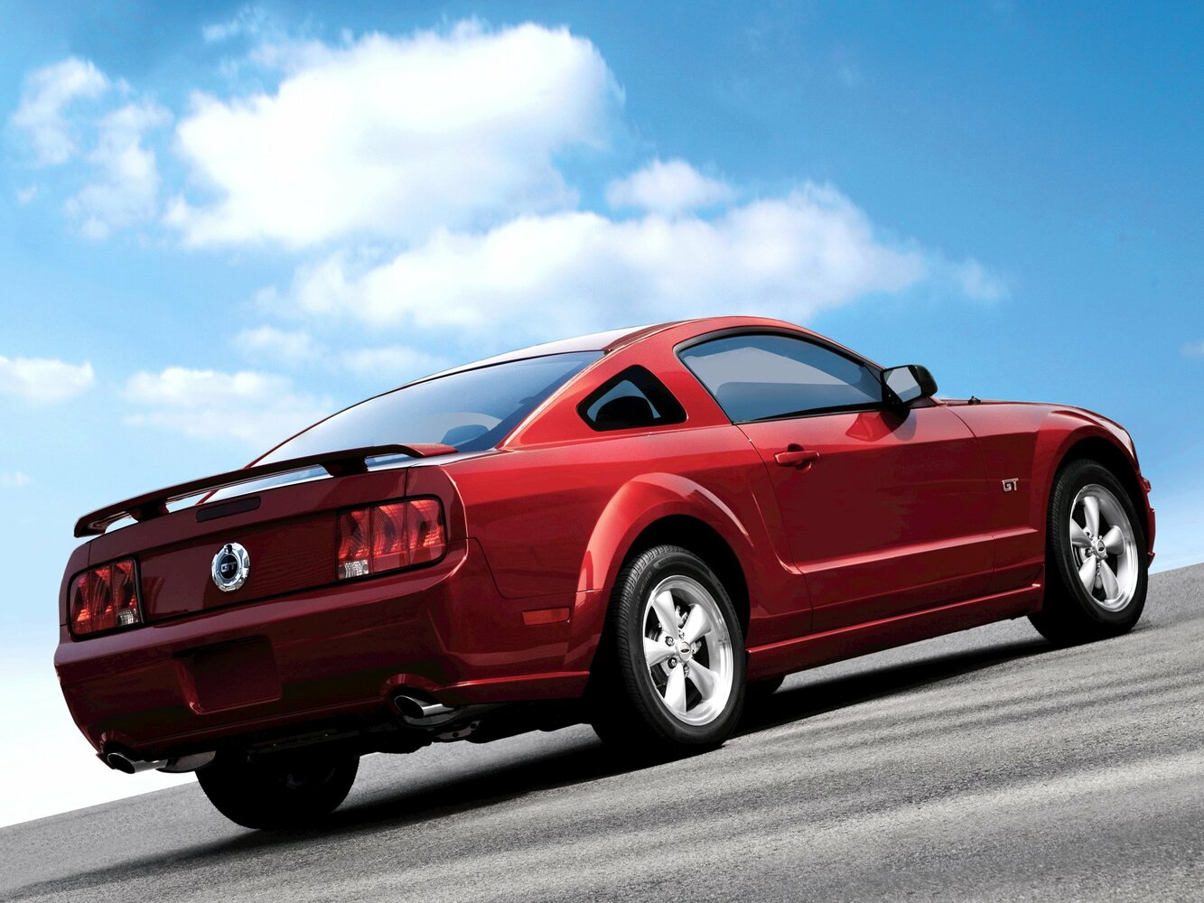 Ford Mustang, V, 2004–2009, Купе: Вид сзади в три четверти