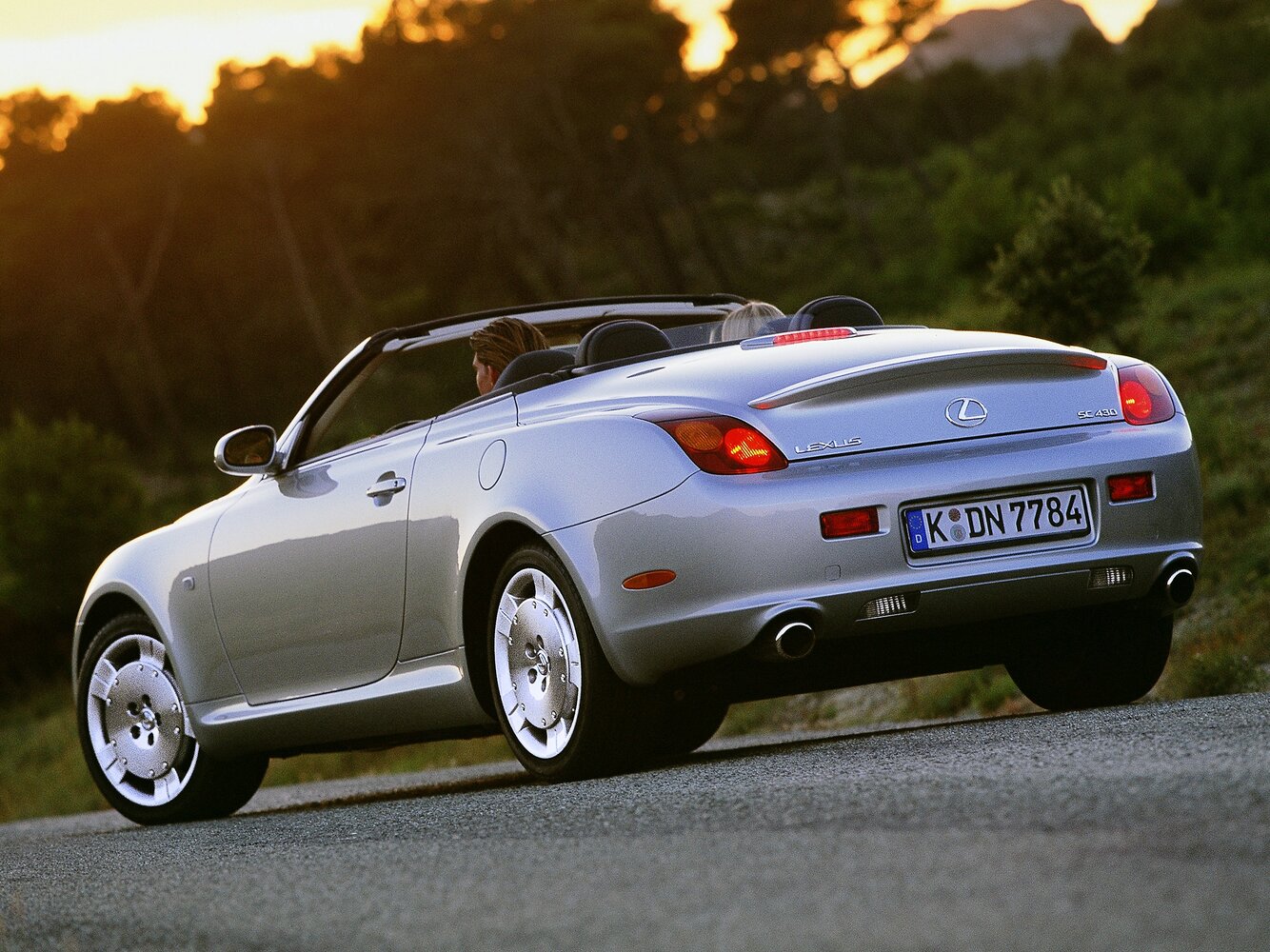 Lexus SC, II, 2001–2005, Convertible: Rear three-quarter view