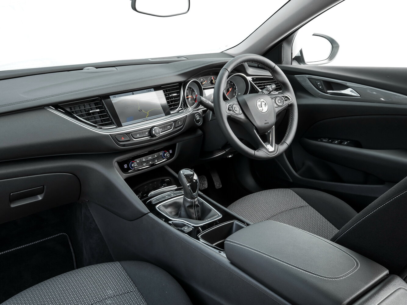 Vauxhall Insignia, II, 2017–2022, Liftback: Front cabin