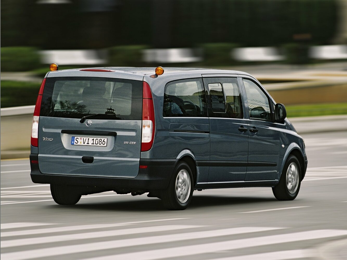 Mercedes-Benz Vito, II (W639), 2003–2010, Минивэн L3: Вид сзади в три четверти