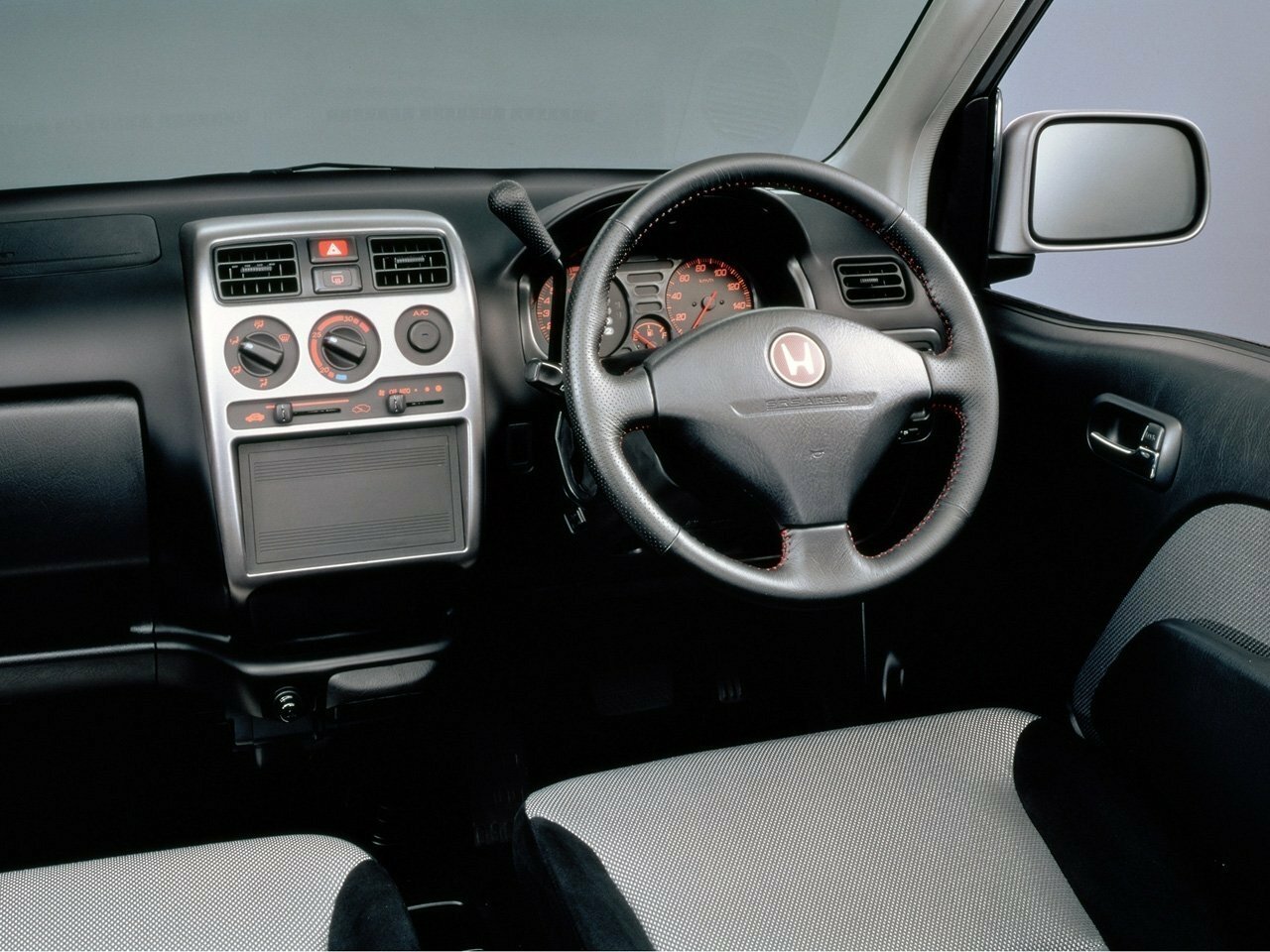 Honda Life, III, 1998–2003, Hatchback 5 door: Front cabin