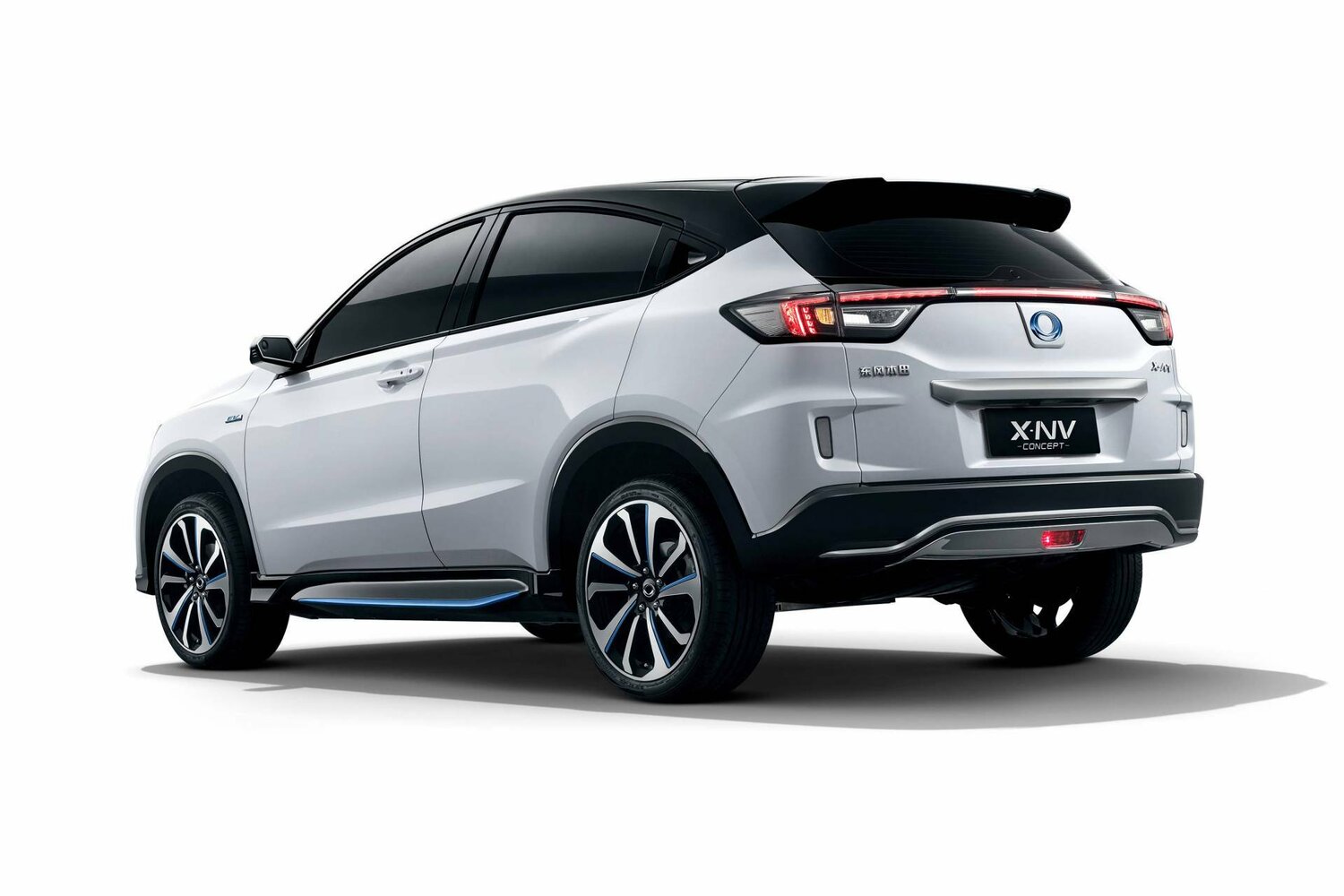 Ciimo (Dongfeng-Honda) X-NV, , 2019–2021, SUV 5 door: Rear three-quarter view