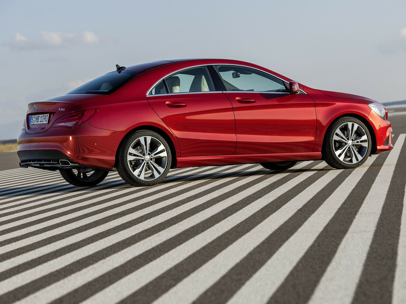Mercedes-Benz CLA, I (C117, X117), 2013–2016, Sedan: Rear three-quarter view