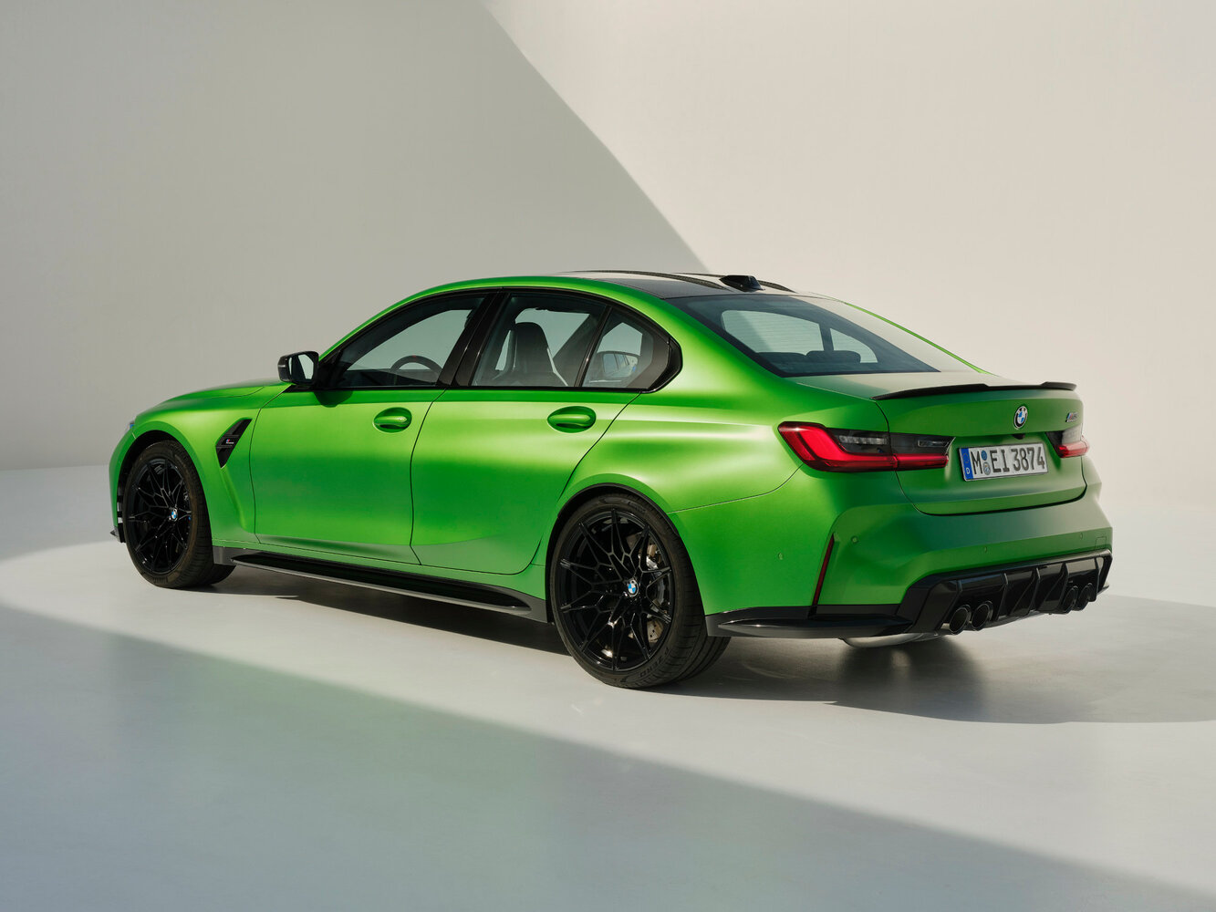 BMW M3, VI (G80) Рестайлинг, 2024–2026, Седан: Вид сзади в три четверти