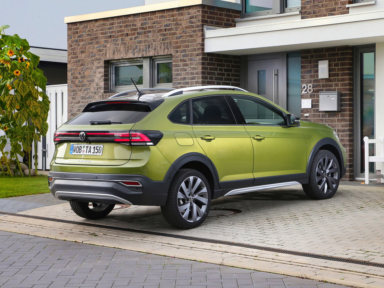 volkswagen Taigo, , 2021–2026, Хэтчбек 5 дв.: Вид сзади в три четверти