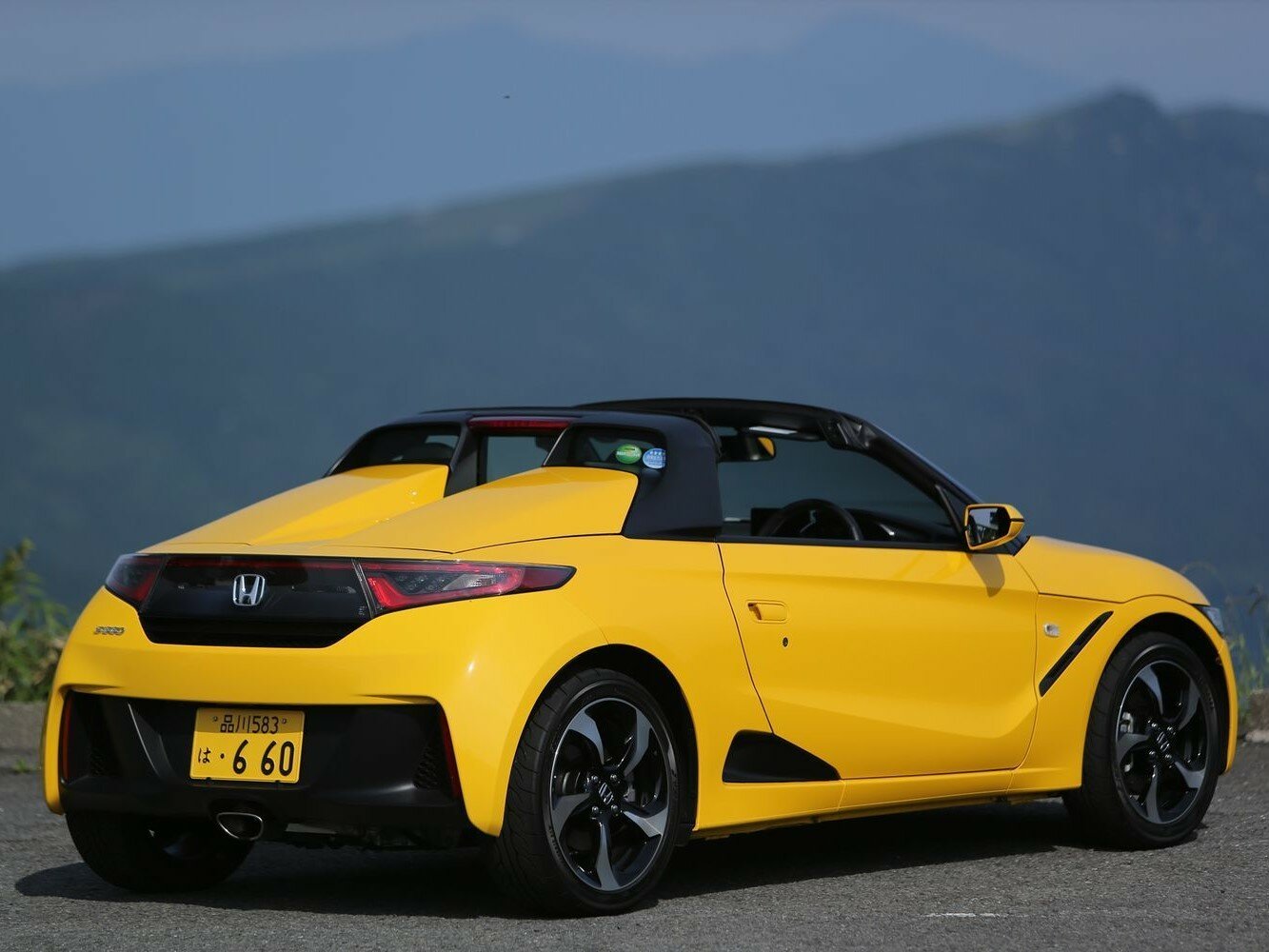 Honda S660, , 2015–2022, Родстер: Rear three-quarter view