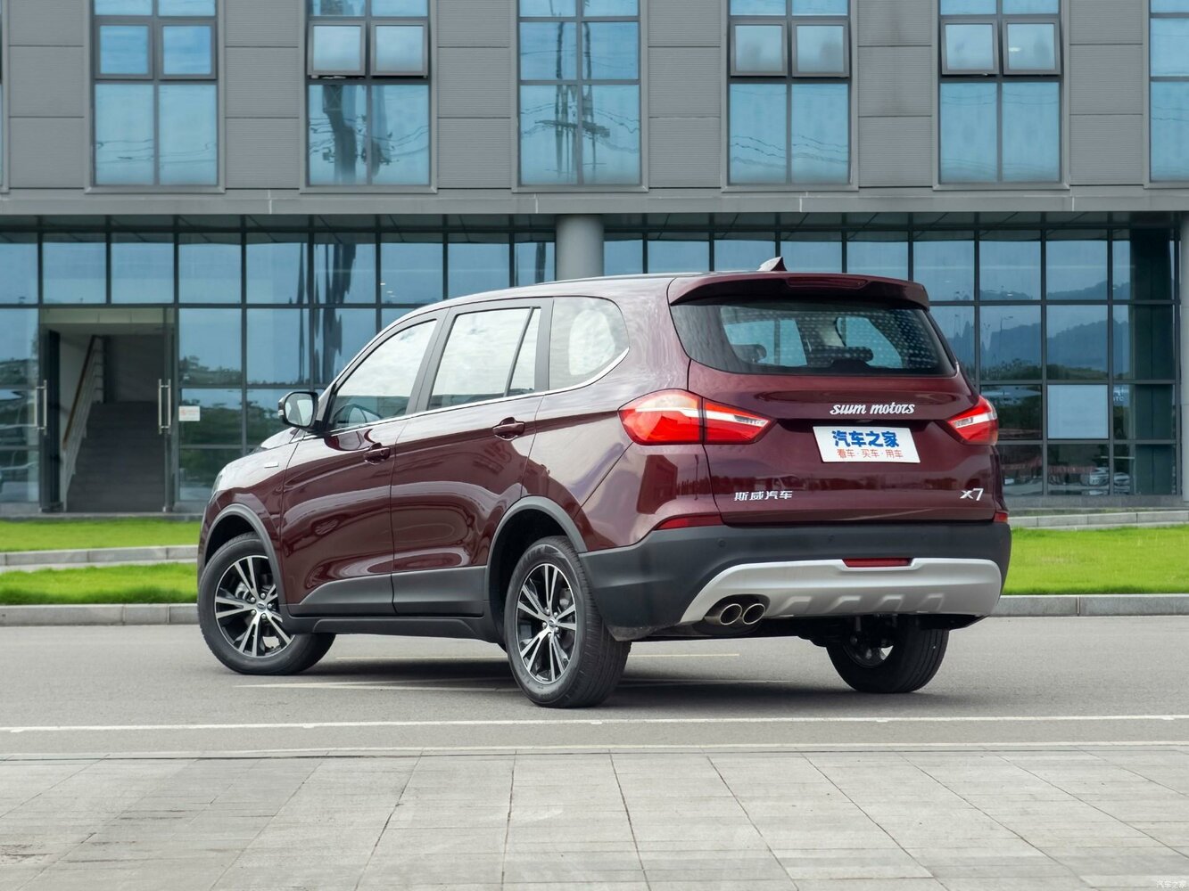 SWM X7, , 2016–2021, SUV 5 door: Rear three-quarter view