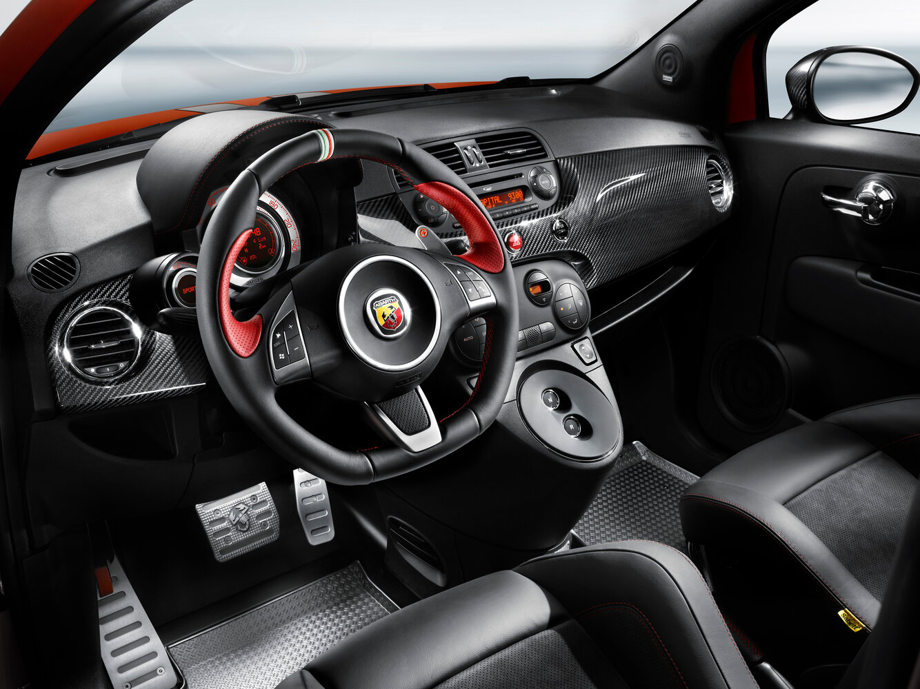 Abarth 695, I, 2010–2017, Hatchback 3 door: Front cabin
