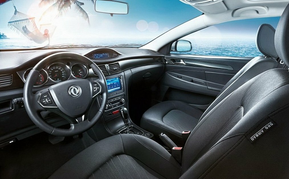 Dongfeng S30, , 2013–2017, Sedan: Front cabin