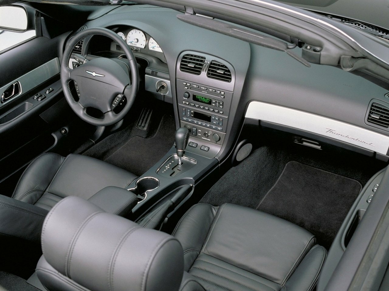 Ford Thunderbird, XI (Retro Birds), 2000–2005, Кабриолет: Передняя панель