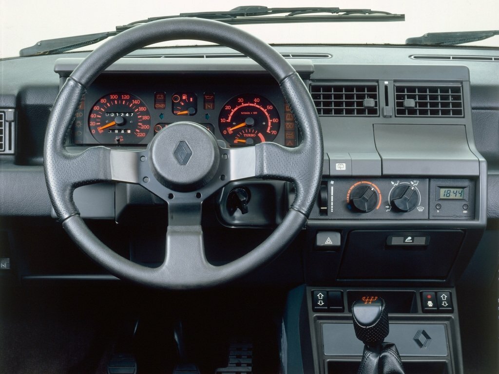 Renault 5, II, 1984–2002, Hatchback 5 door: Dashboard