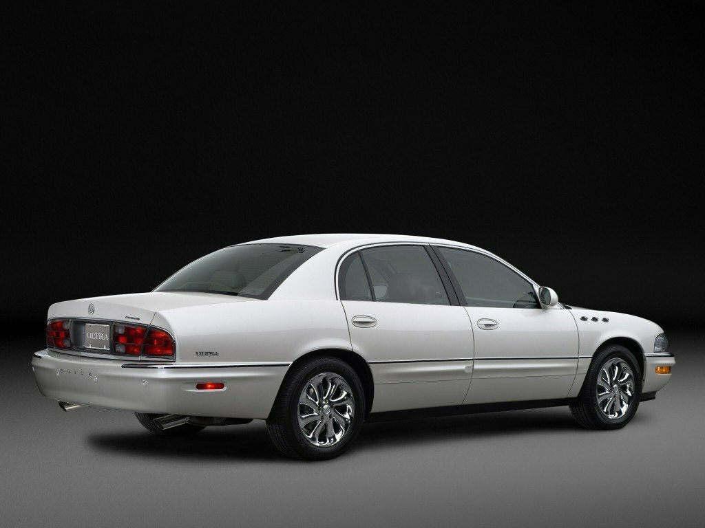 Buick Park Avenue, II Рестайлинг, 2002–2005, Седан: Вид сзади в три четверти