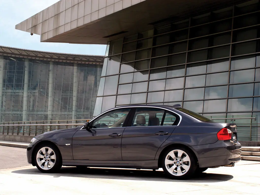 BMW 3-series, 5 поколение, E90, Седан, Европа, 01.2005 - 08.2008: фото поколения 9