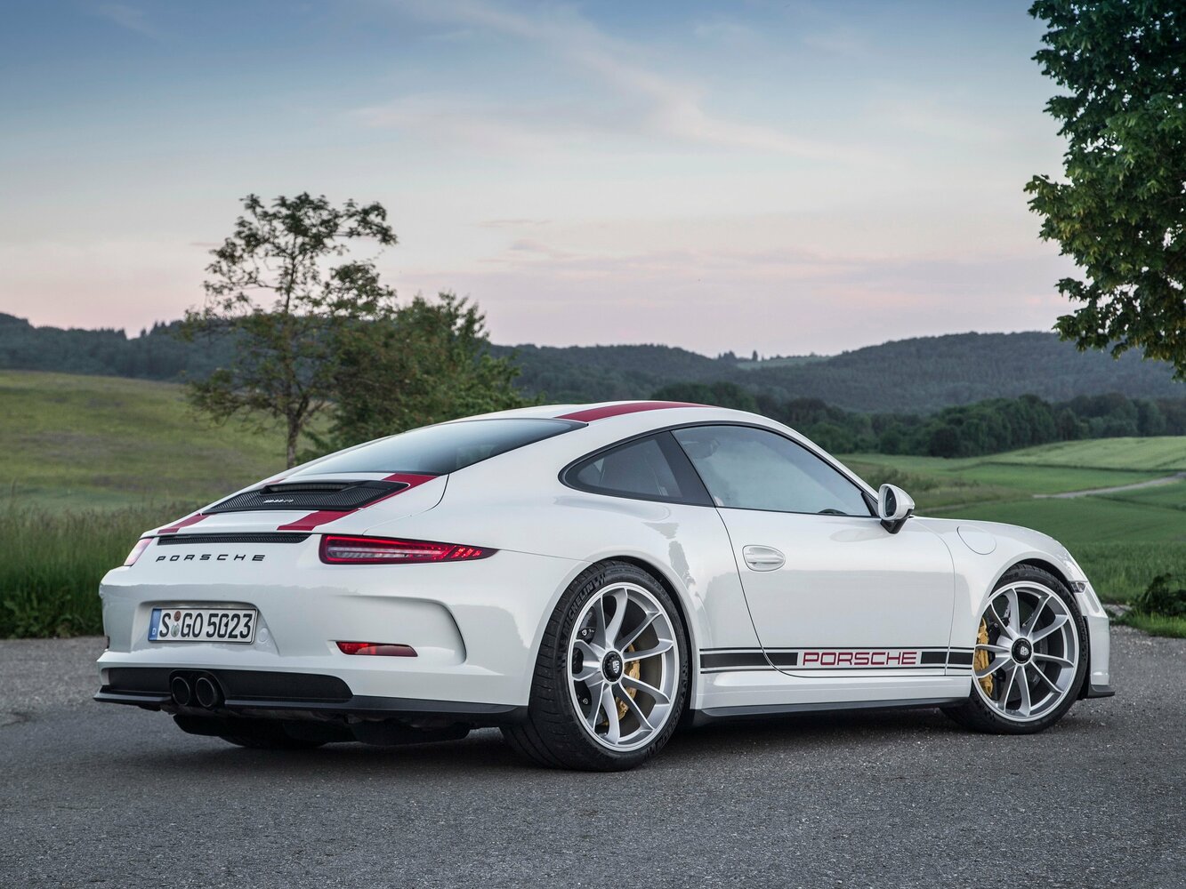 Porsche 911 R, 991, 2016–2019, Купе: Вид сзади в три четверти