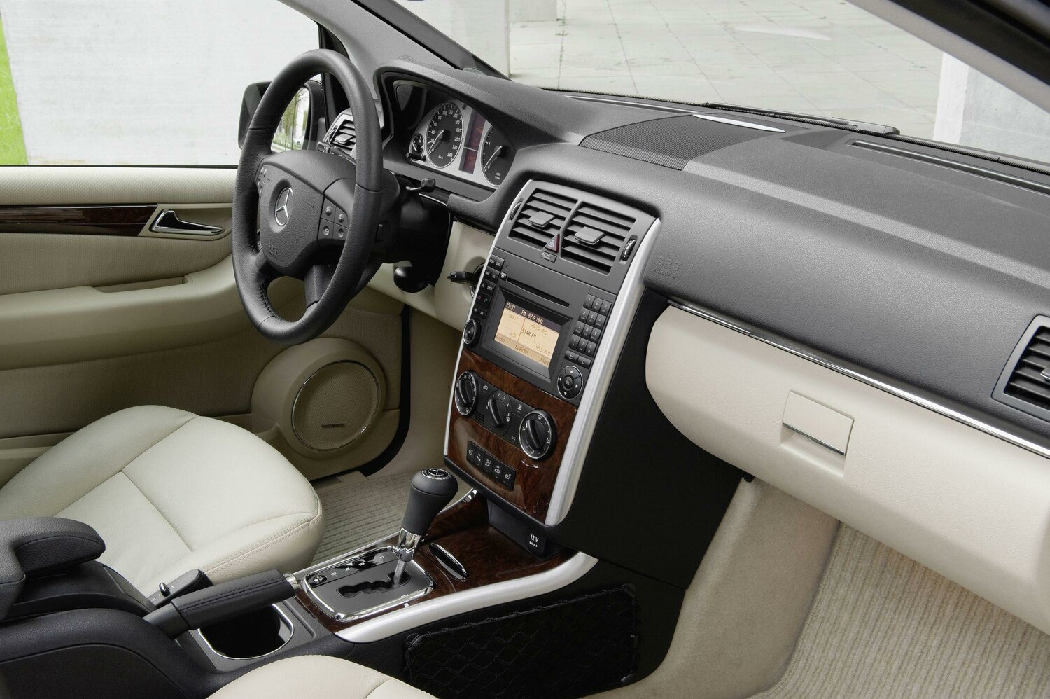 Mercedes-Benz B-Класс, I (W245) Рестайлинг, 2008–2011, Хэтчбек 5 дв.: Передняя часть салона