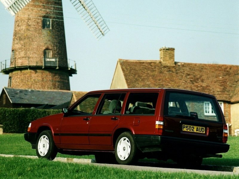 Volvo 940, , 1988–1998, Универсал 5 дв.: Вид сзади в три четверти