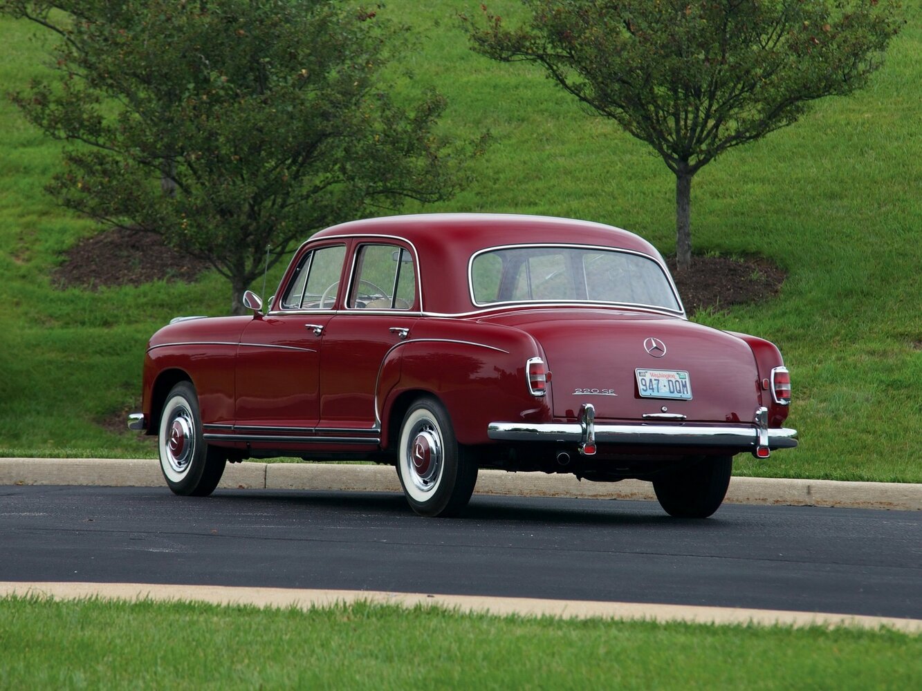 Mercedes-Benz W128, , 1958–1960, Седан: Вид сзади в три четверти