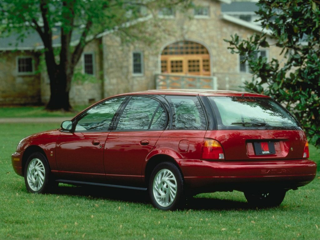 Saturn SW, II, 1996–2001, Универсал 5 дв.: Вид сзади в три четверти
