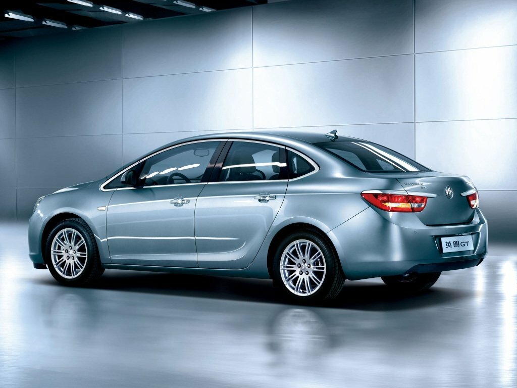Buick Excelle, II, 2009–2015, Sedan GT: Rear three-quarter view