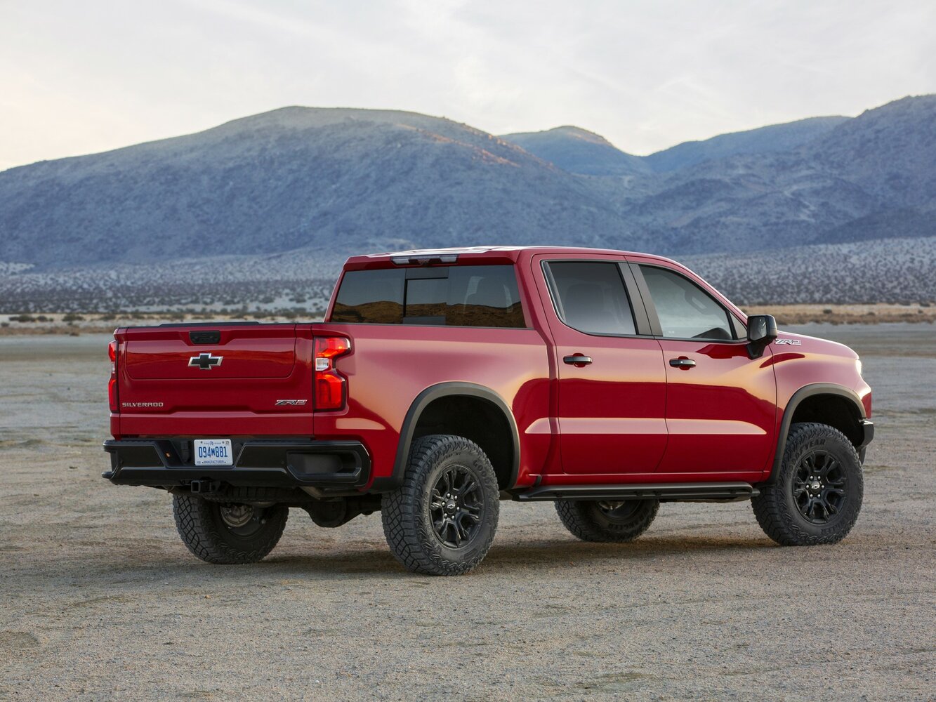 Chevrolet Silverado, IV (T1XX) facelift, 2022–2026, Pickup Двойная кабина ZR2: Rear three-quarter view