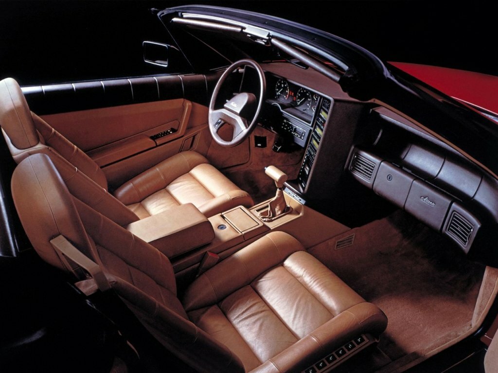 Cadillac Allante, , 1989–1996, Кабриолет: Передняя часть салона