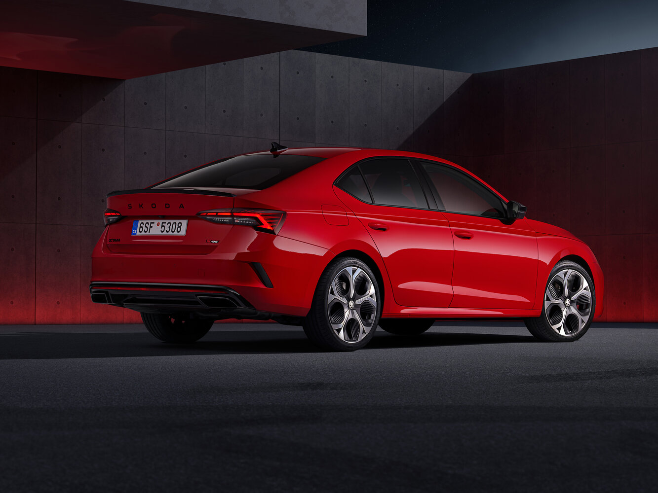 Skoda Octavia RS, IV Рестайлинг, 2024–2026, Лифтбек: Вид сзади в три четверти