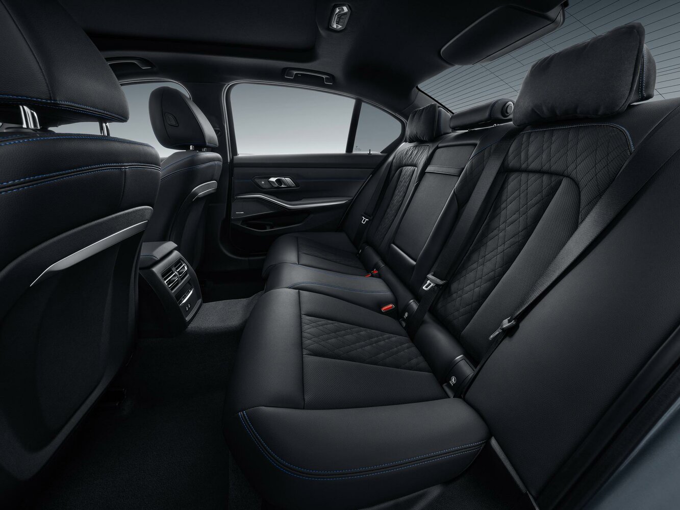 BMW 3 серии, VII (G2x) facelift, 2022–2024, Sedan Long: Rear cabin