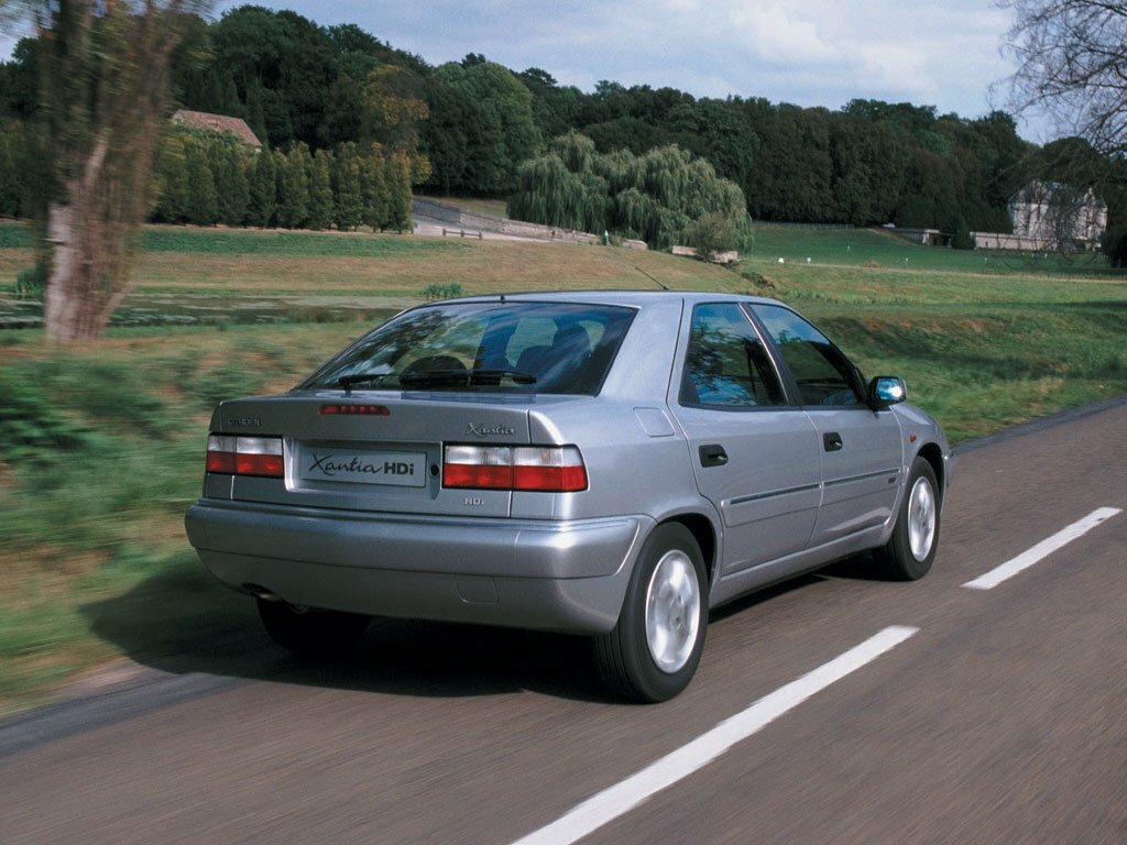 Citroen Xantia, I Рестайлинг, 1998–2002, Лифтбек: Вид сзади в три четверти