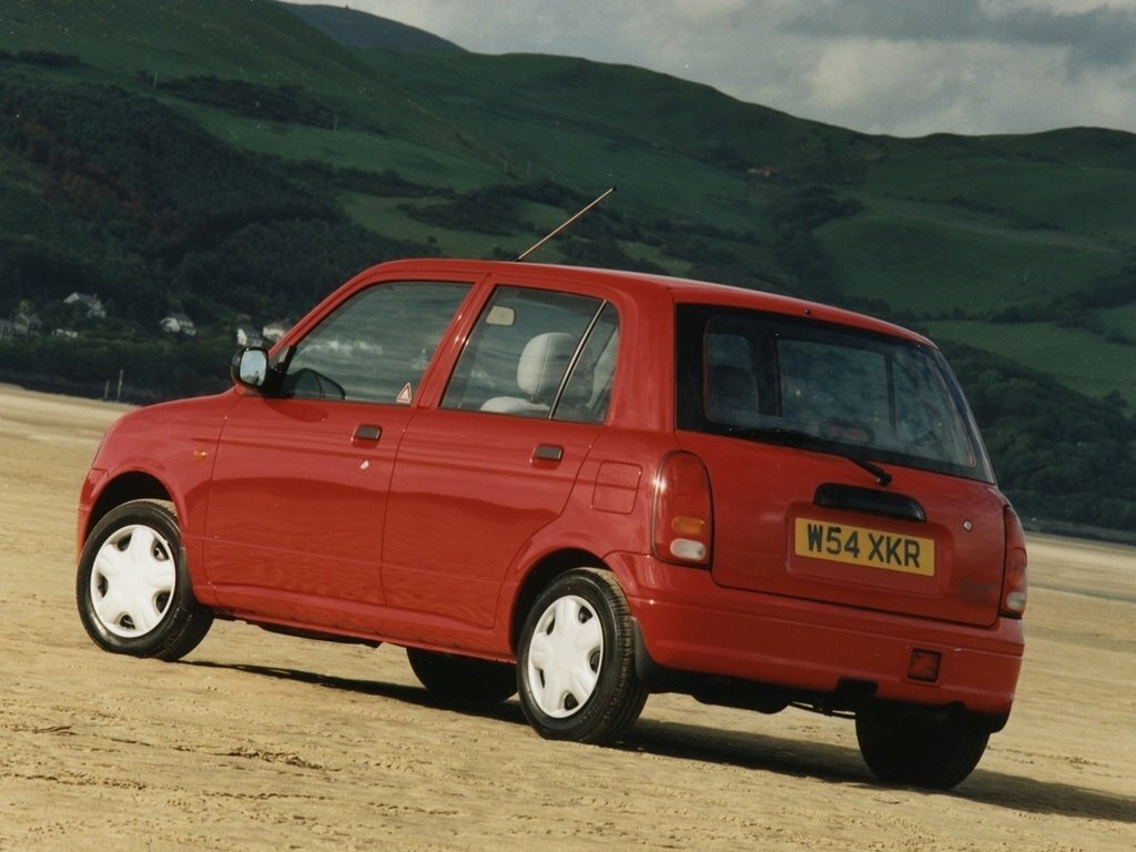 Daihatsu Cuore, V (L700), 1999–2003, Hatchback 5 door: Rear three-quarter view