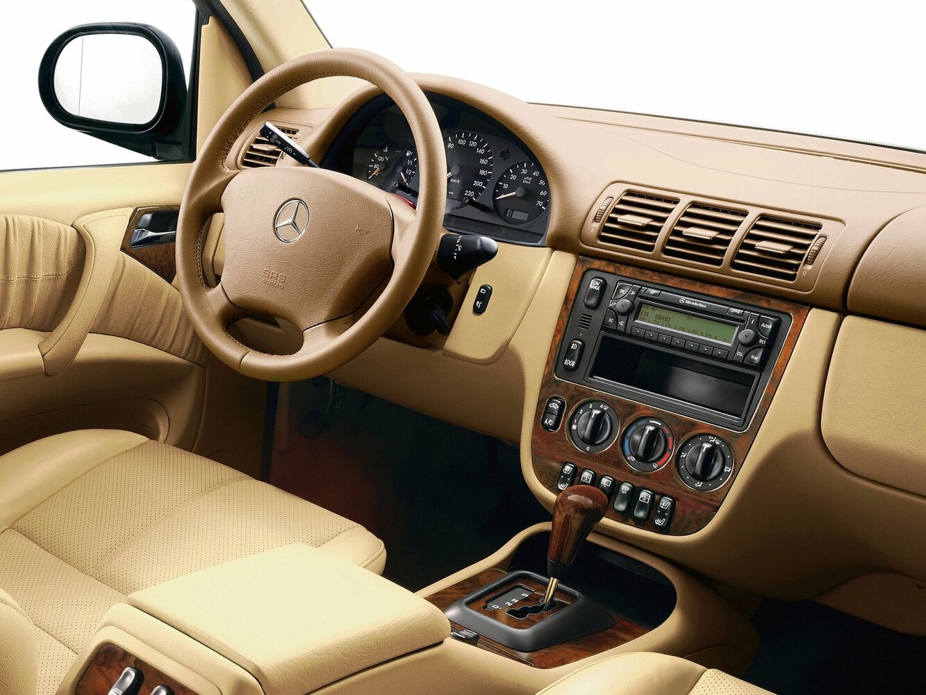 Mercedes-Benz M-Класс, I (W163), 1997–2001, Внедорожник 5 дв.: Передняя часть салона