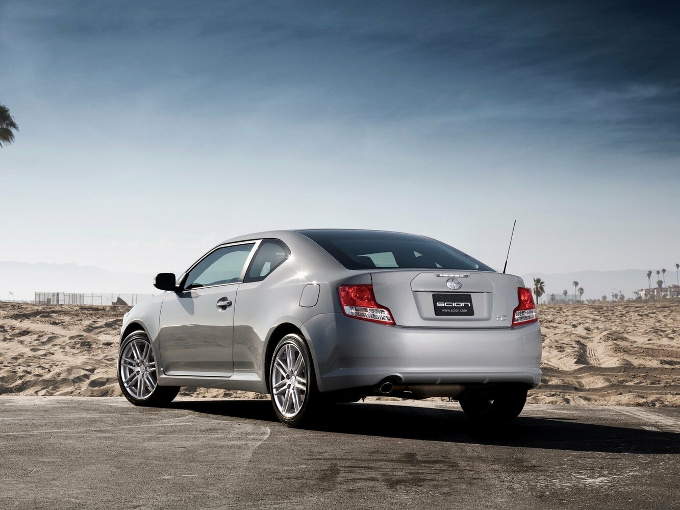 Scion tC, II, 2010–2013, Купе: Вид сзади в три четверти