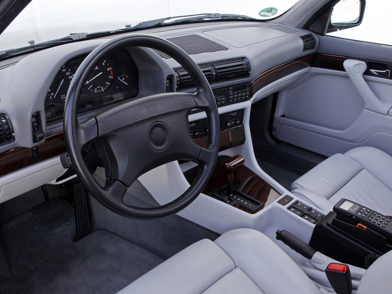 BMW 7 серии, II (E32), 1986–1994, Sedan: Front cabin