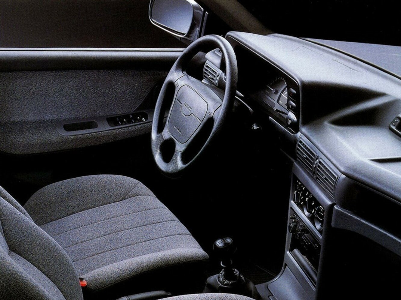 Daewoo Nexia, I, 1994–2008, Sedan: Front cabin