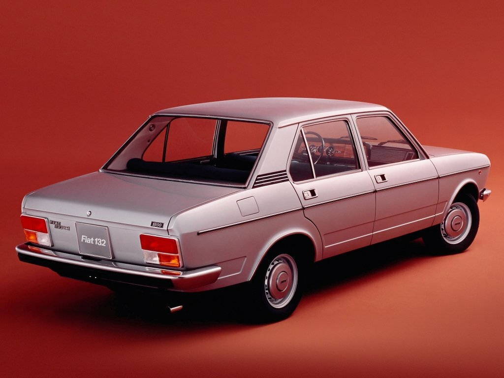 Fiat 132, , 1972–1982, Sedan: Rear three-quarter view