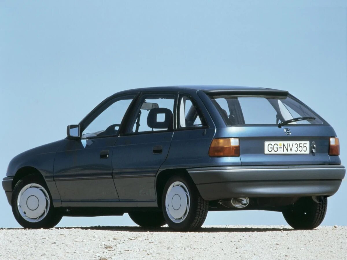Opel Astra, F, 1991–2002, Хэтчбек 5 дв.: Вид сзади в три четверти