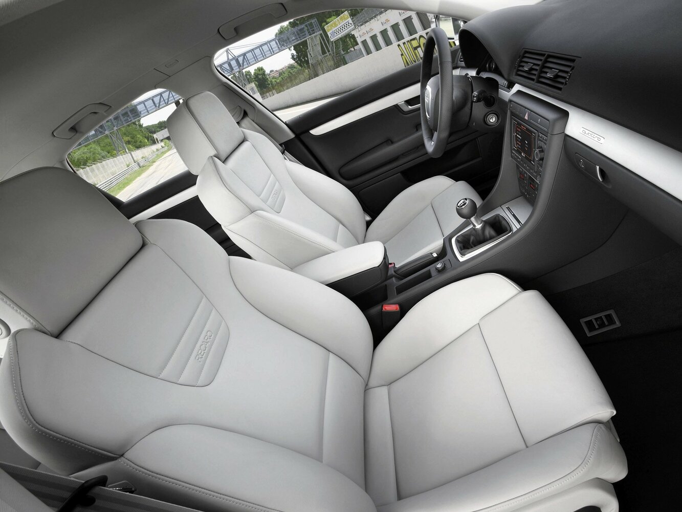Audi S4, III (B7), 2004–2008, Седан: Передняя часть салона