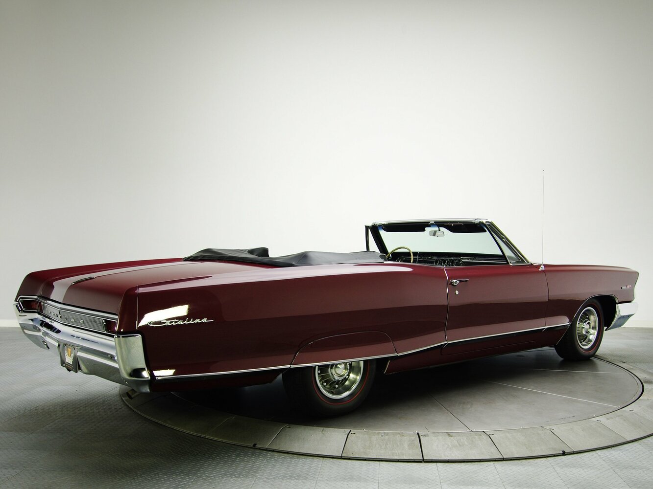 Pontiac Catalina, III, 1965–1970, Кабриолет: Вид сзади в три четверти
