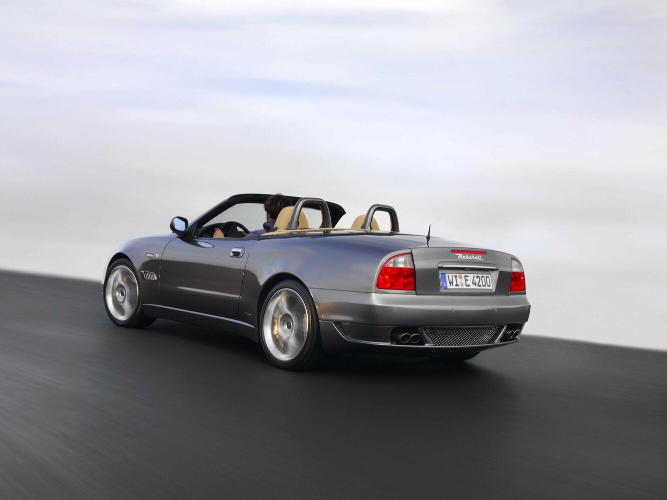 Maserati 4200 GT, , 2002–2007, Кабриолет: Вид сзади в три четверти