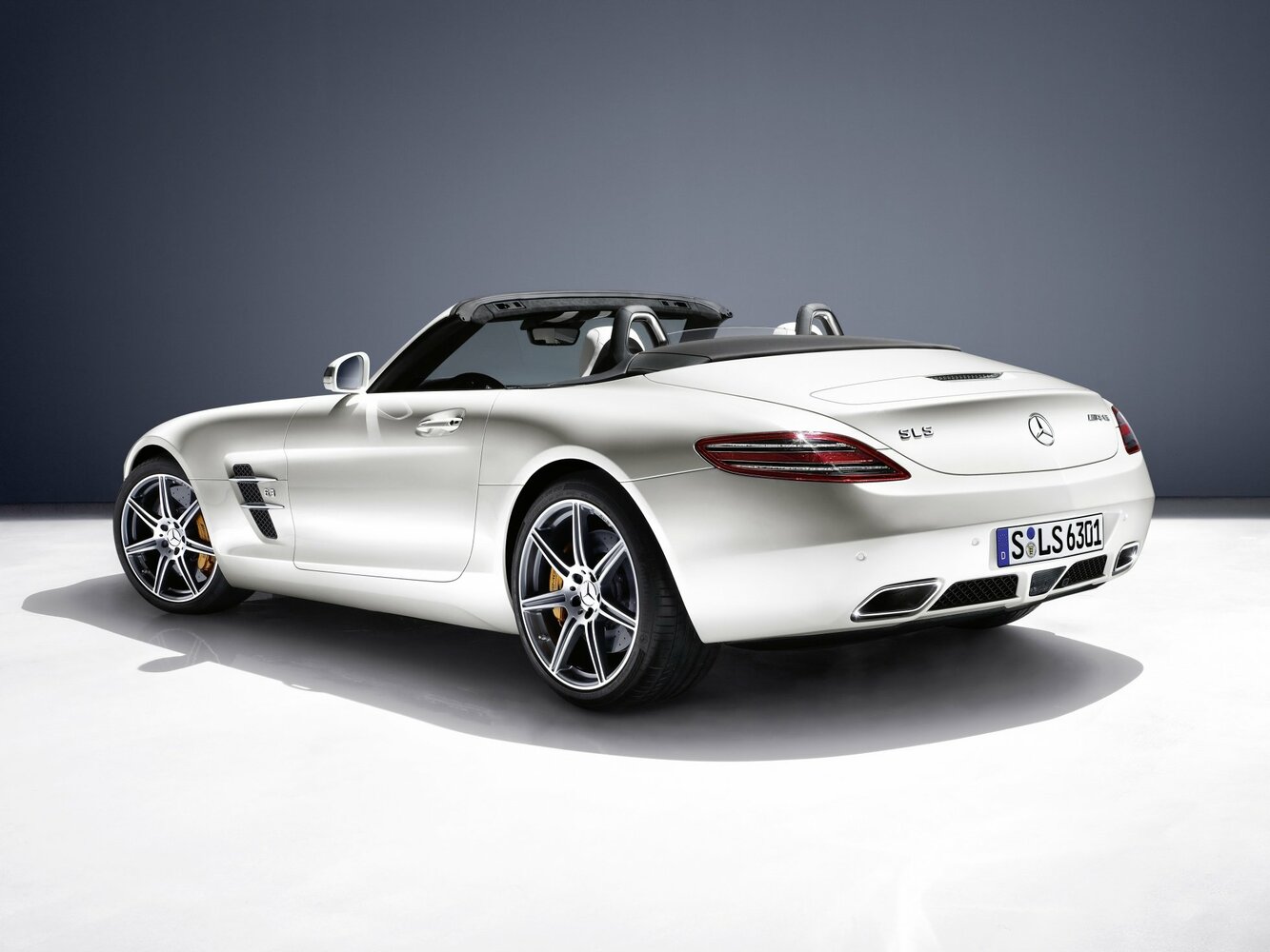 Mercedes-Benz SLS AMG, , 2010–2014, Родстер: Вид сзади в три четверти