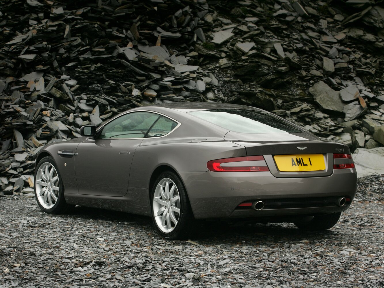 Aston Martin DB9, I, 2003–2008, Coupe: Rear three-quarter view