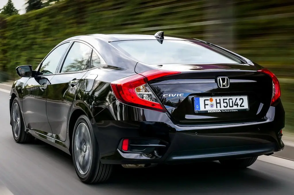 Honda Civic, 10 поколение, FC, Седан, Европа, 12.2016 - 07.2019: фото поколения 14