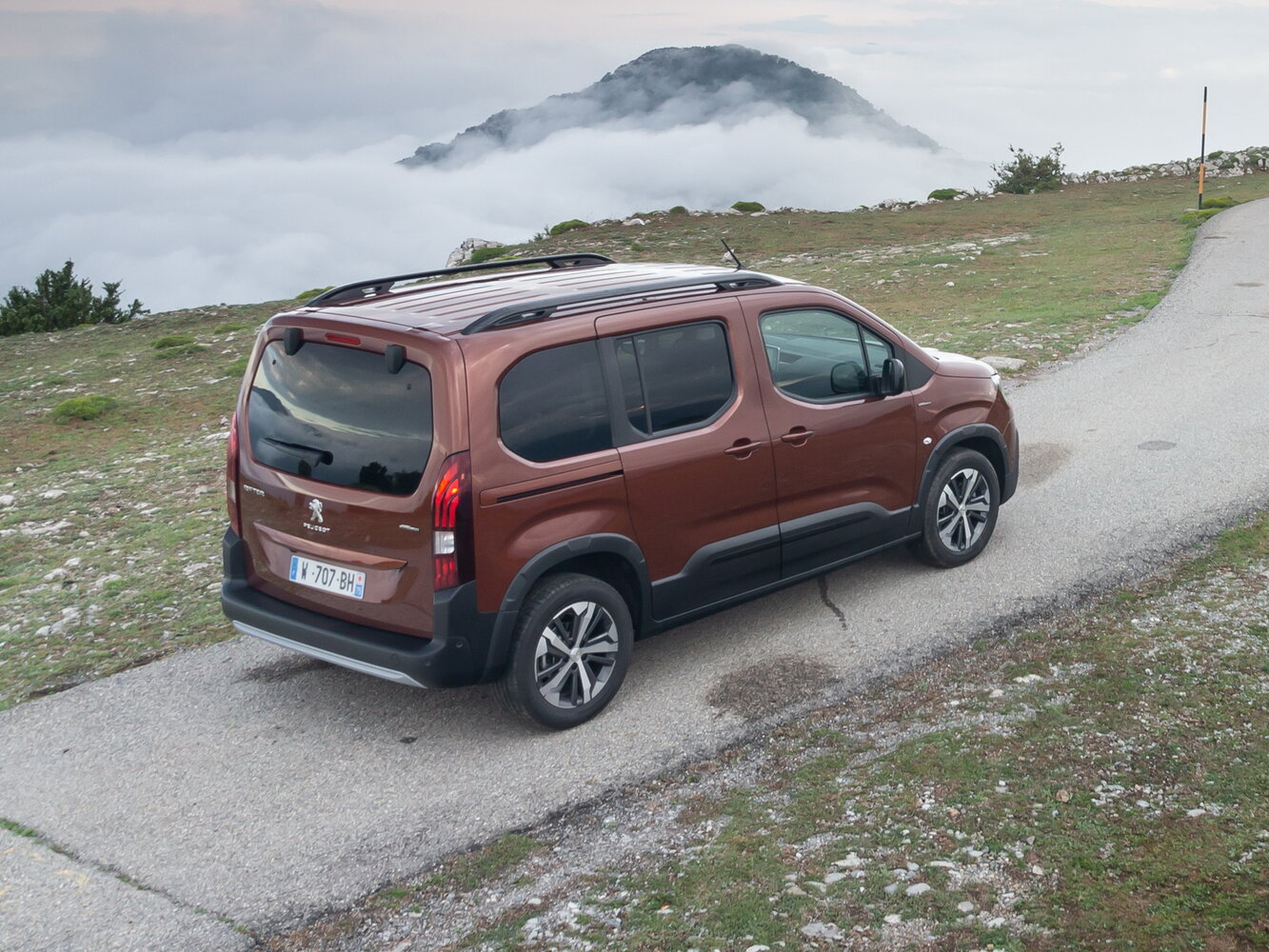 Peugeot Rifter, I, 2018–2024, Компактвэн: Вид сзади в три четверти
