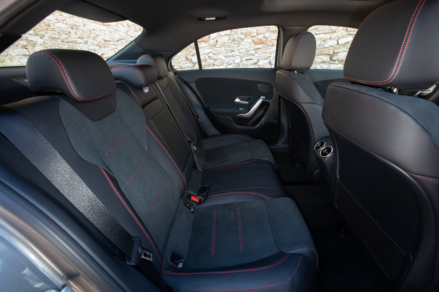 Mercedes-Benz A-Класс, IV (W177), 2018–2022, Седан: Задняя часть салона