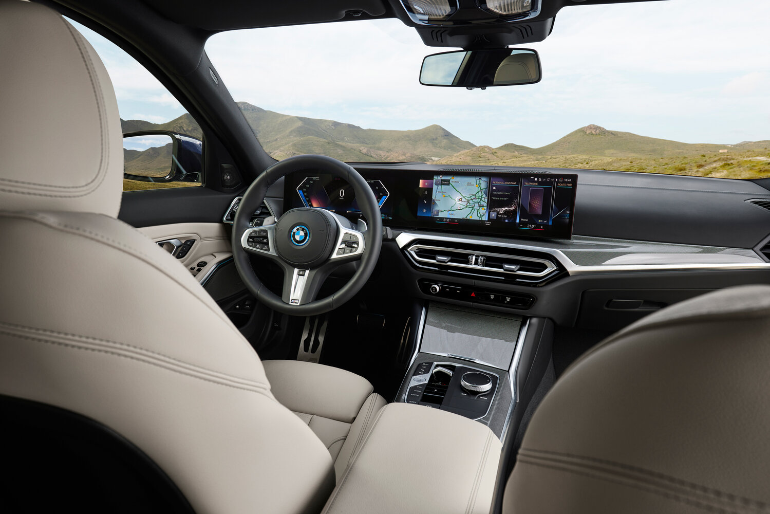 BMW 3 серии, VII (G2x) facelift, 2022–2024, Estate 5 door: Front cabin