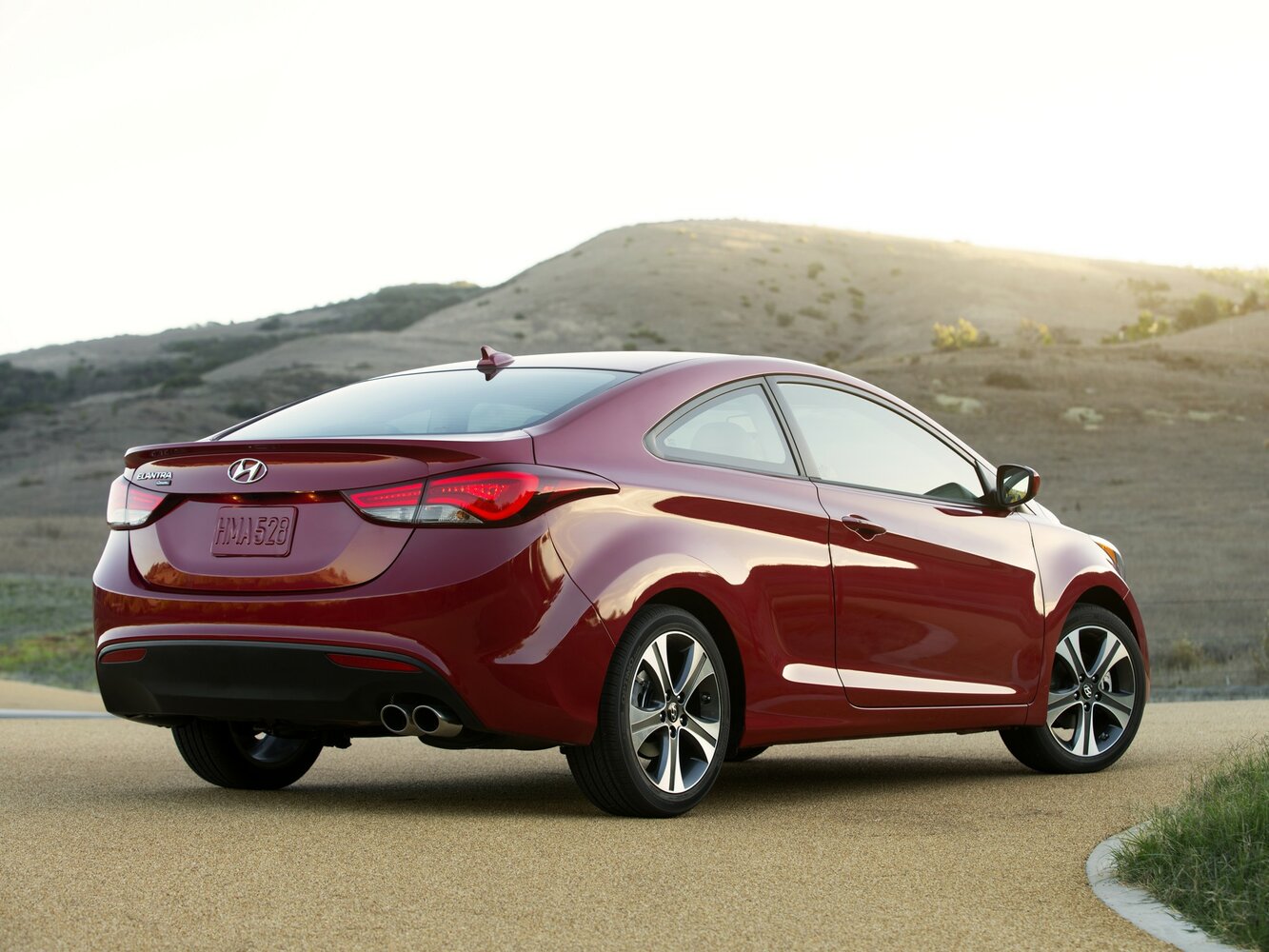 Hyundai Elantra, V (MD) Рестайлинг, 2013–2016, Купе: Вид сзади в три четверти