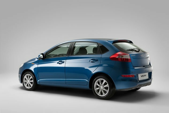 Chery Very (A13), , 2011–2014, Hatchback 5 door: Rear three-quarter view