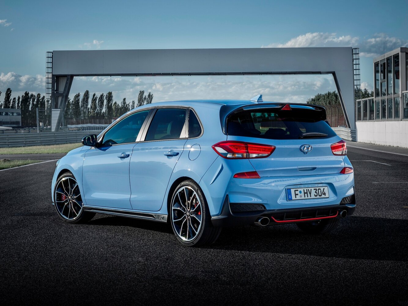 Hyundai i30 N, I, 2017–2021, Хэтчбек 5 дв.: Вид сзади в три четверти
