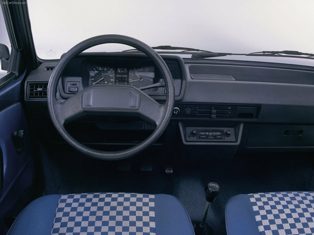 Volkswagen Polo, II, 1981–1994, Хэтчбек 3 дв.: Передняя панель