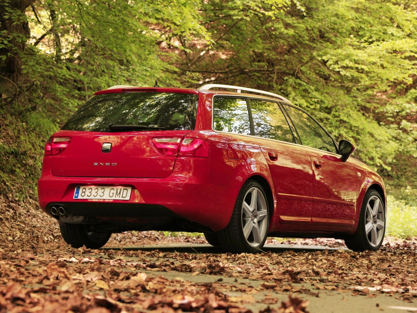 SEAT Exeo, , 2008–2013, Универсал 5 дв.: Вид сзади в три четверти