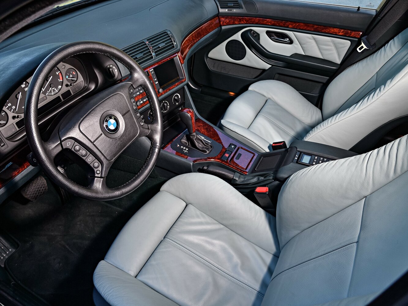 BMW 5 серии, IV (E39), 1995–2000, Седан: Передняя часть салона